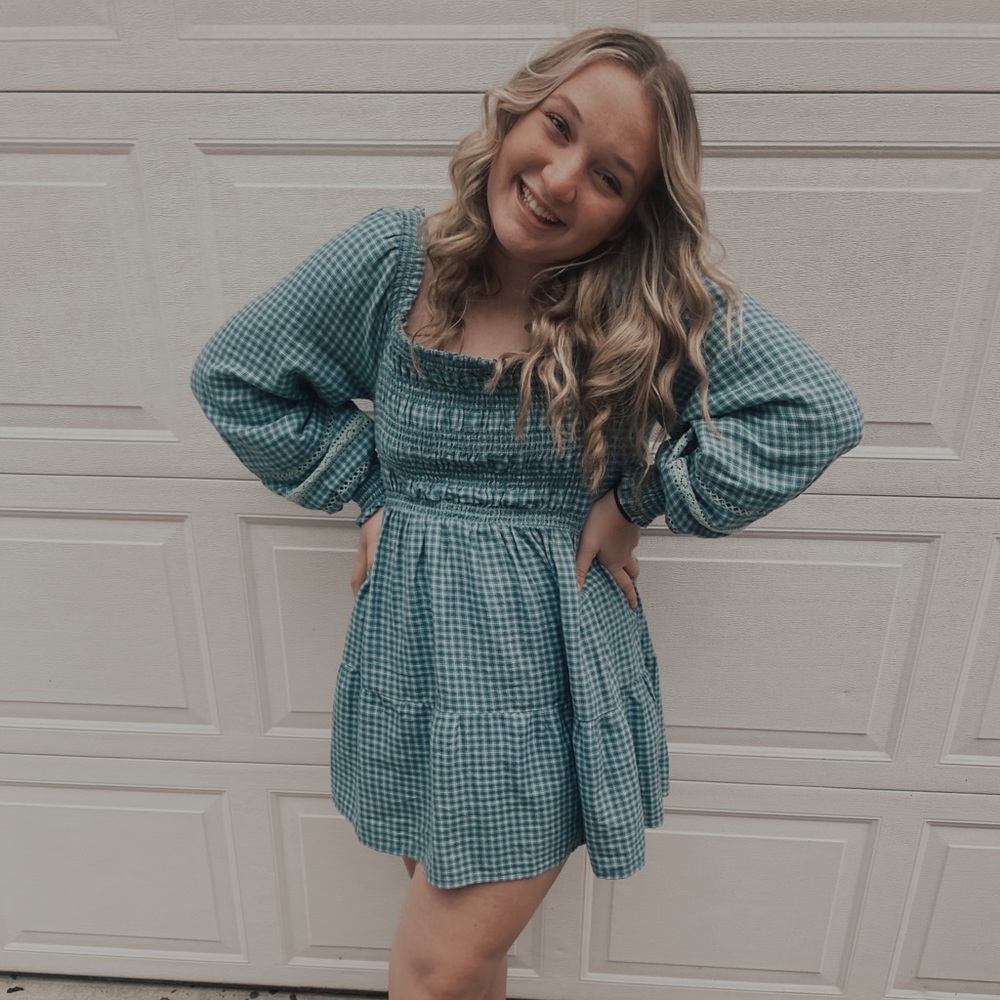 Meet your Posher, Emerson